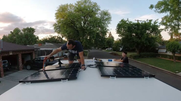 Things to Consider When Choosing the Best Solar Panels for RV Efficiency